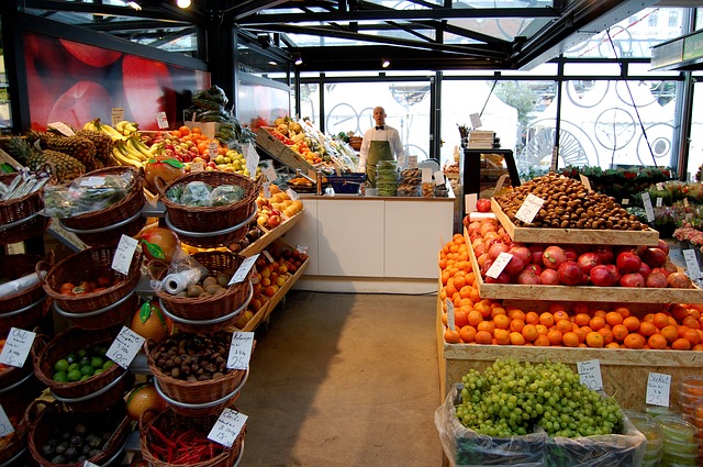 trh s ovocím.jpg