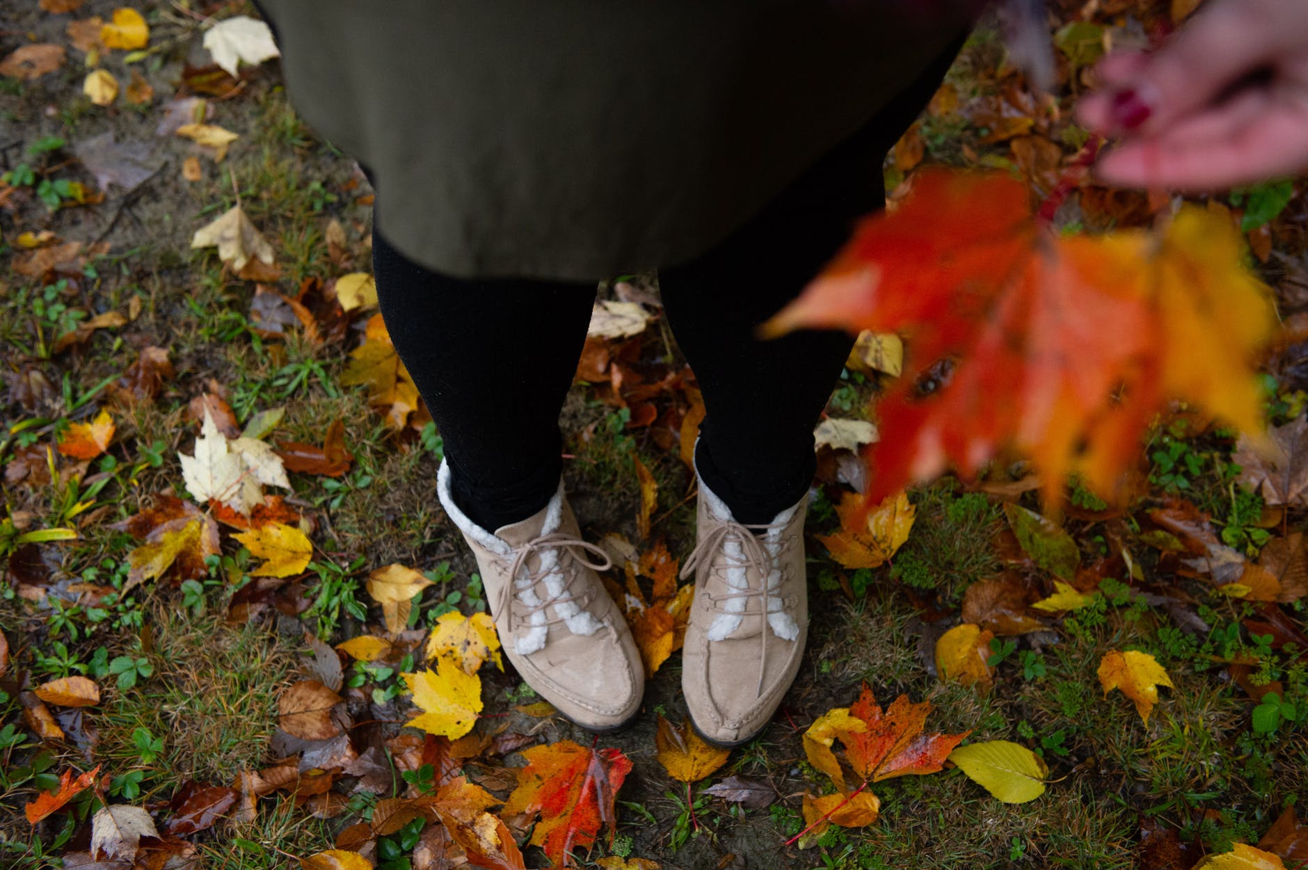 ženské nohy jeseň
